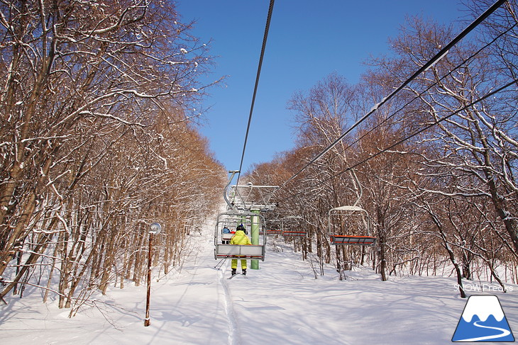 札幌藻岩山スキー場 『青空』が最高に似合うゲレンデ☆